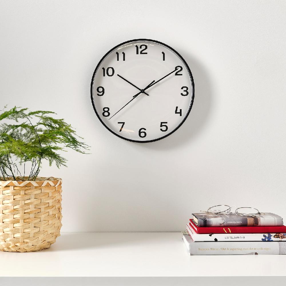 IKEA PLUTTIS Wanduhr schwarz 28 cm 2025