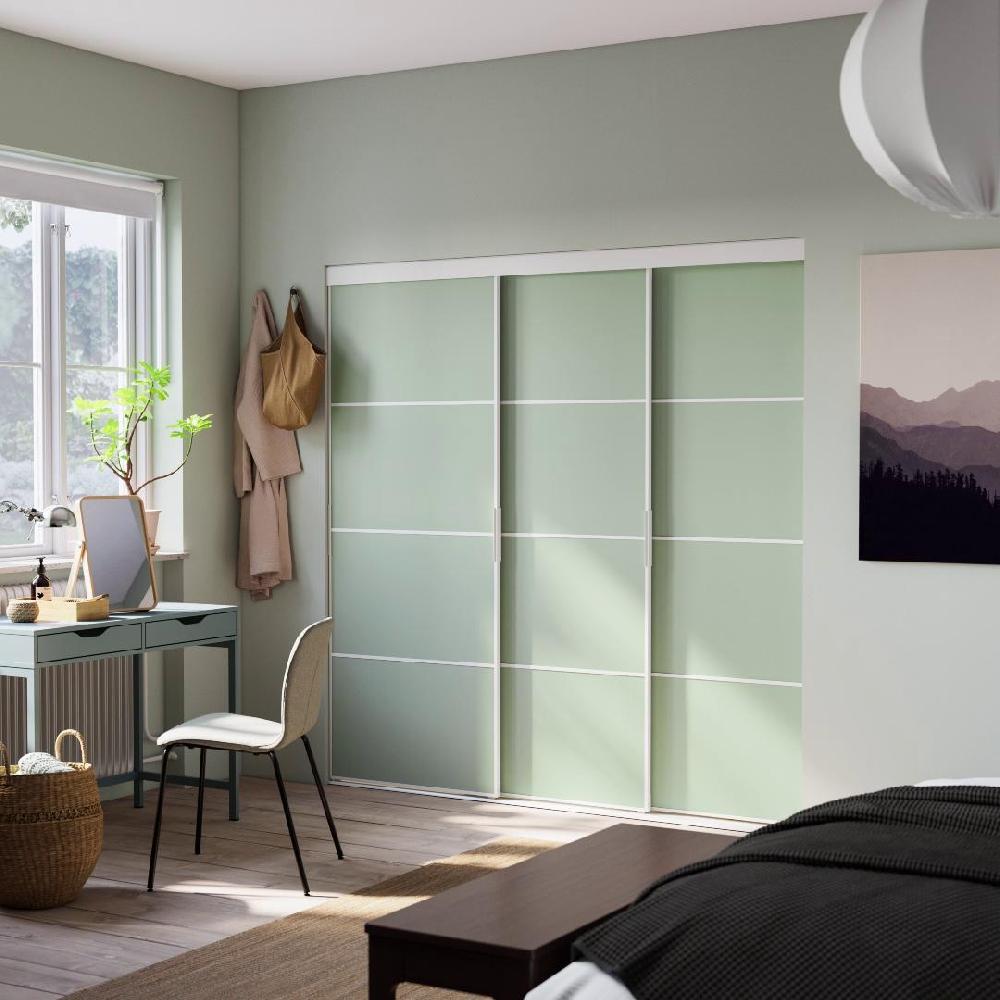 IKEA SKYTTA / PAX Kleiderschrank+Schiebetüren begehb. weiß doppelseitig/Mehamn hellgrün 226x160x205 cm Heißer Verkauf