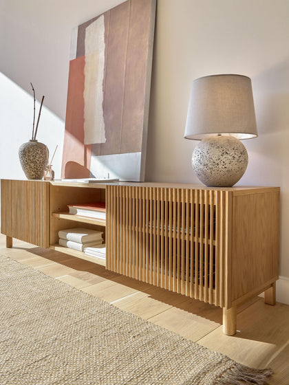 Westwing Collection TV-Lowboard Beyla aus Eichenholz Versandkostenfrei