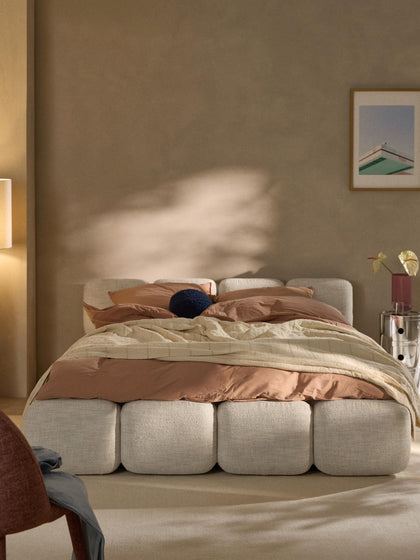 Westwing Collection Polsterbett Tayla aus Bouclé mit Stauraum zollfrei