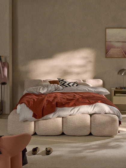 Westwing Collection Polsterbett Tayla aus Bouclé mit Stauraum Osterangebot
