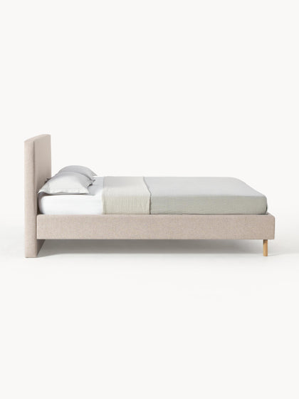 Westwing Collection Polsterbett Giulia mit Holzfüßen Neueste Stile