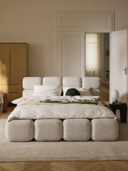 Westwing Collection Polsterbett Tayla aus Bouclé mit Stauraum Auslauf