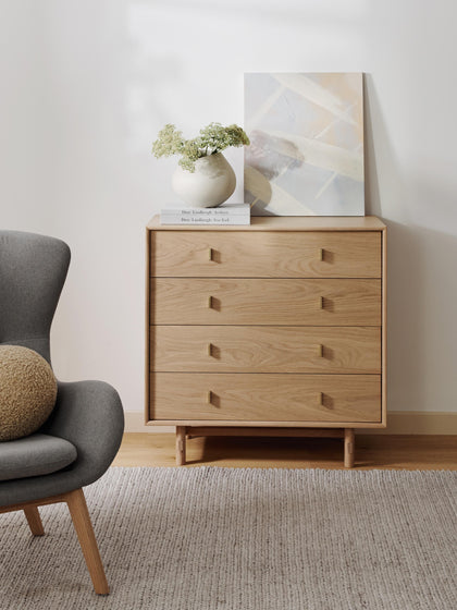 Westwing Collection Kommode Diana aus Eichenholz im Angebot