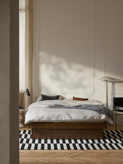 Westwing Collection Holzbett Sato mit Schubladen Begrenzt auf 3 Tage