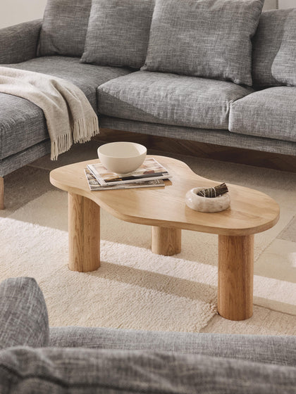 Westwing Collection Couchtisch Didi aus Eichenholz in organischer Form Blitzangebot