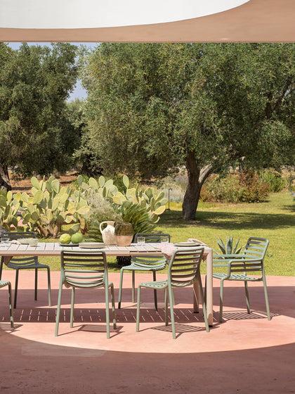 Westwing Collection Stapelbare Garten-Armlehnstühle Doga 2 Stück Fabrikpreis