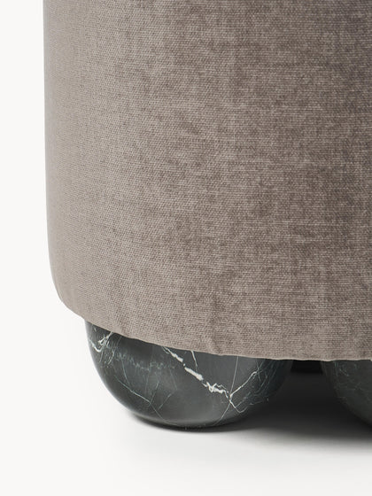 Westwing Collection Polsterhocker Lino mit Kugelfüßen in Marmoroptik Exklusive Angebote