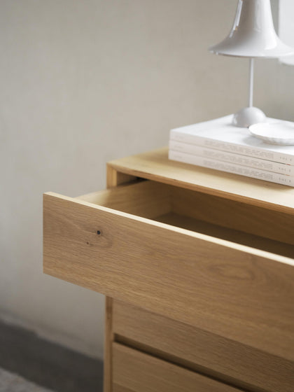 Westwing Collection Kommode Mackay aus Eichenholz Meist gekauft