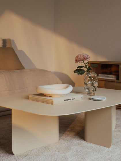 Westwing Collection Handgefertigter Couchtisch Livia Letzter Tag