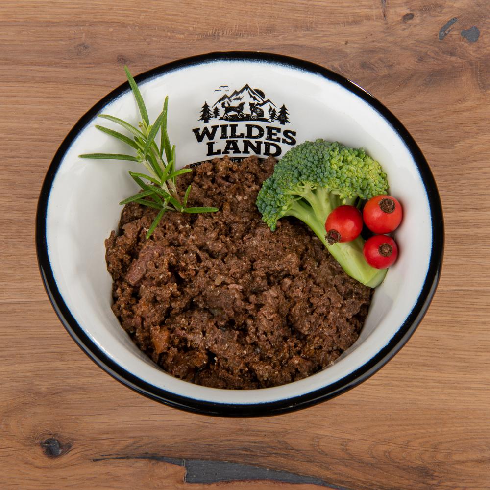 petspremium Wildes Land Kalb mit Brokkoli Hagebutte Wildkräutern und Distelöl Classic Adult Nassfutter 6 x 800 g Lagerräumung