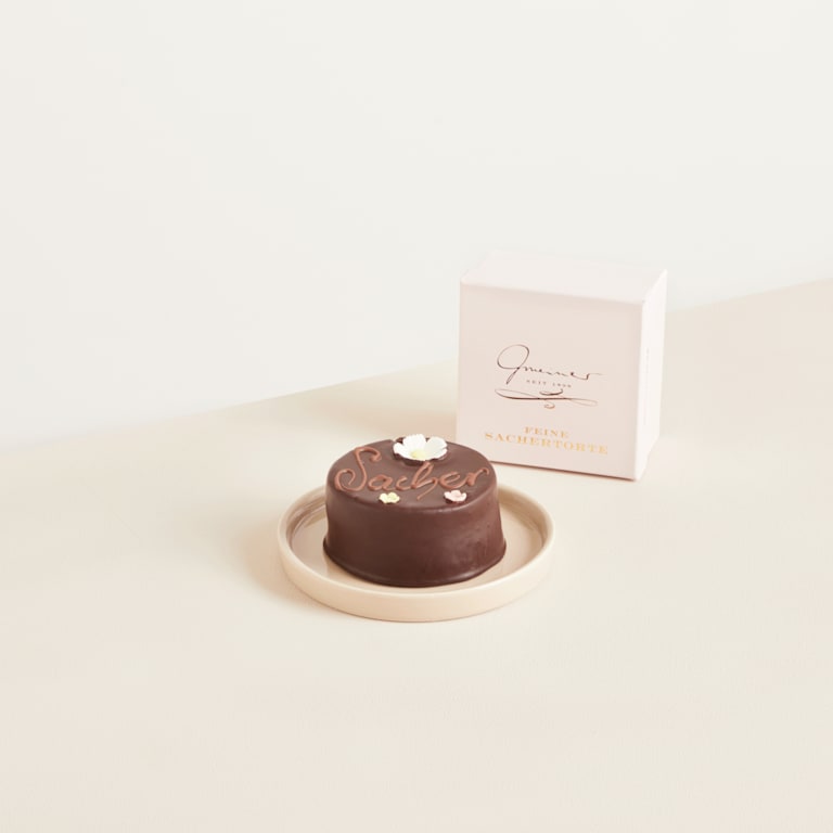 blume2000 Wiesenblumenstrauß Frühlingsleuchten mit Blumen-Sachertorte 200g Riesige Rabatte