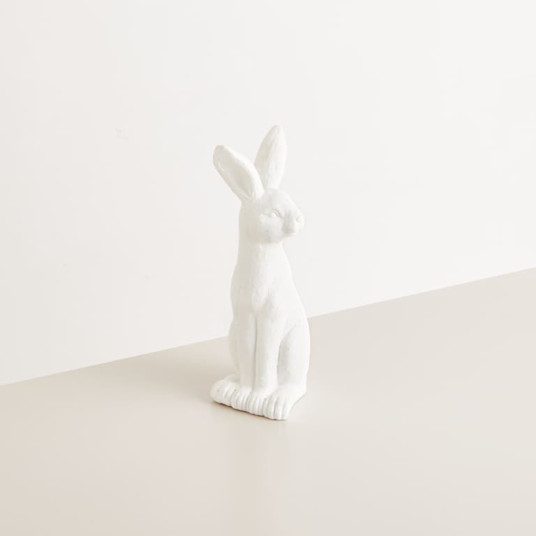 blume2000 Deko Fiberglas Hase Schräg Sitzend Weiß