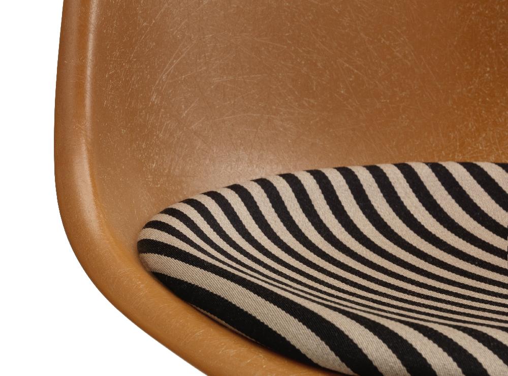 Seipp Eames Fiberglass Side Chair La Fonda Produkte Wohnen Stühle Preisnachlass