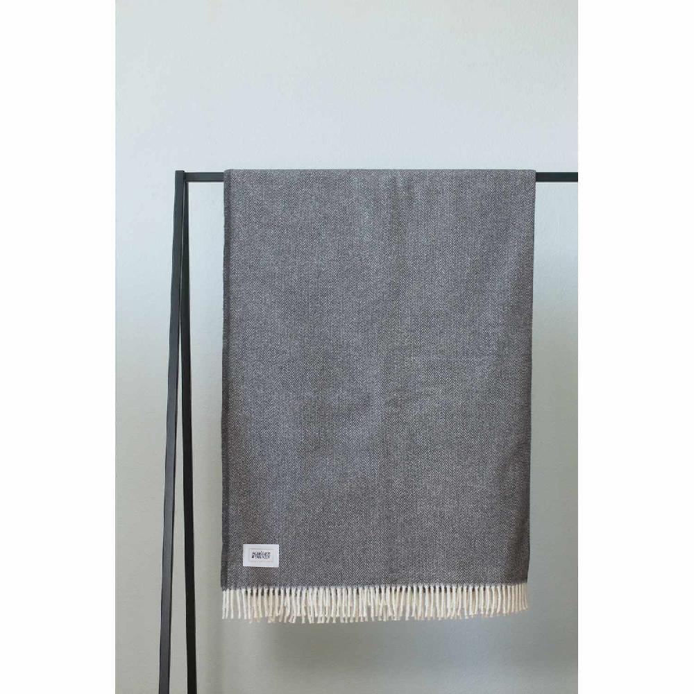 wohndirekt Kuscheldecke Relax • mit langen Fransen • Minimuster • 140 x 200 cm Valentinstagsangebot